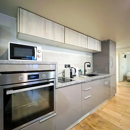 Apartment Urbanflat 89 - 3 Bedrooms Parisian