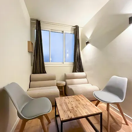 Urbanflat 89 - 3 Bedrooms Parisian Apartment *