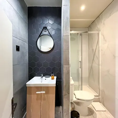 Apartment Urbanflat 89 - 3 Bedrooms Parisian *