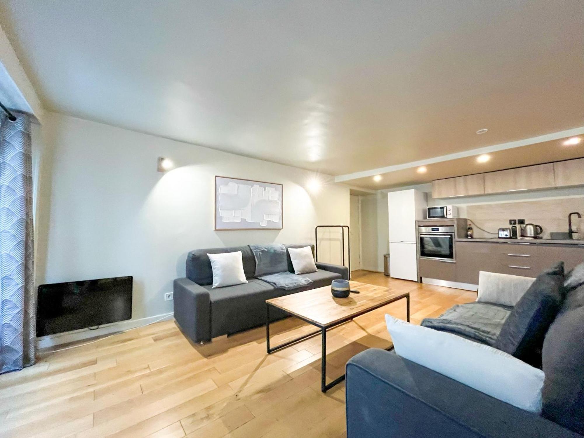 Apartment Urbanflat 89 - 3 Bedrooms Parisian *